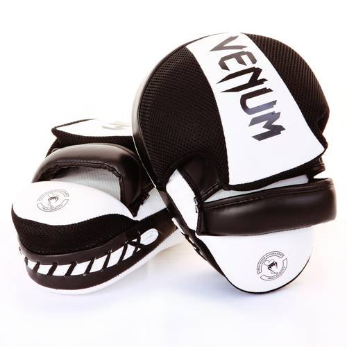 venum focus mitts cellular 2.0 - weißschwarz paar
