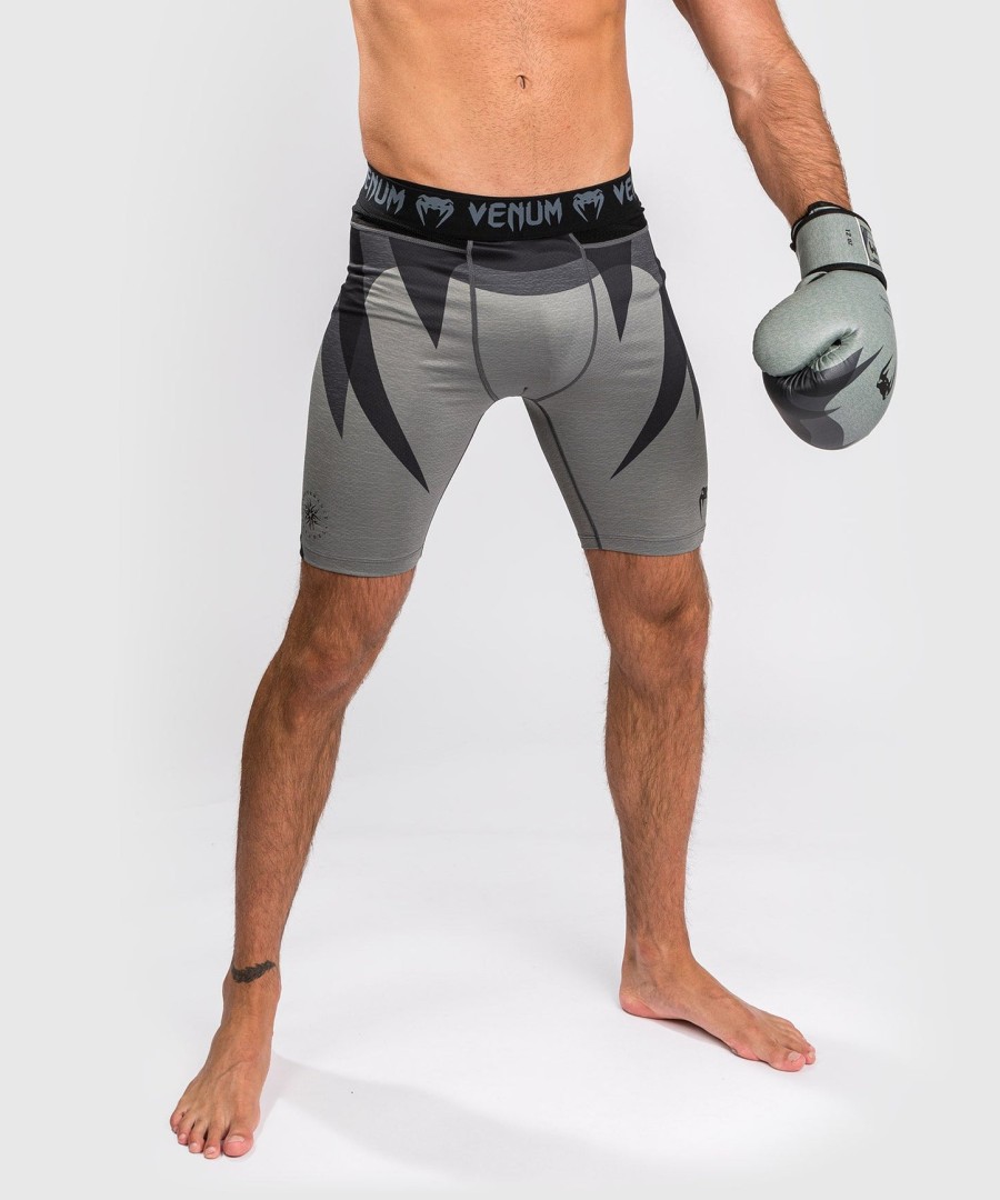 venum stone vale tudo shorts – mineralgrün
