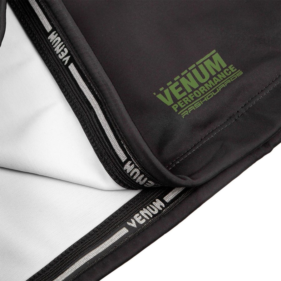 venum signature rashguard – kurzarm – schwarzkhaki – exklusiv