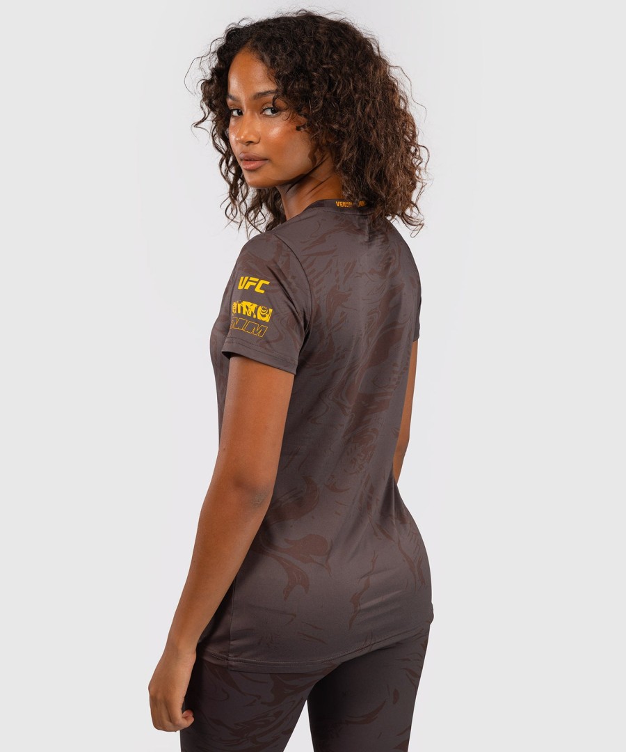 ufc fusion by venum fight week damen dry-tech t-shirt – erdbraun