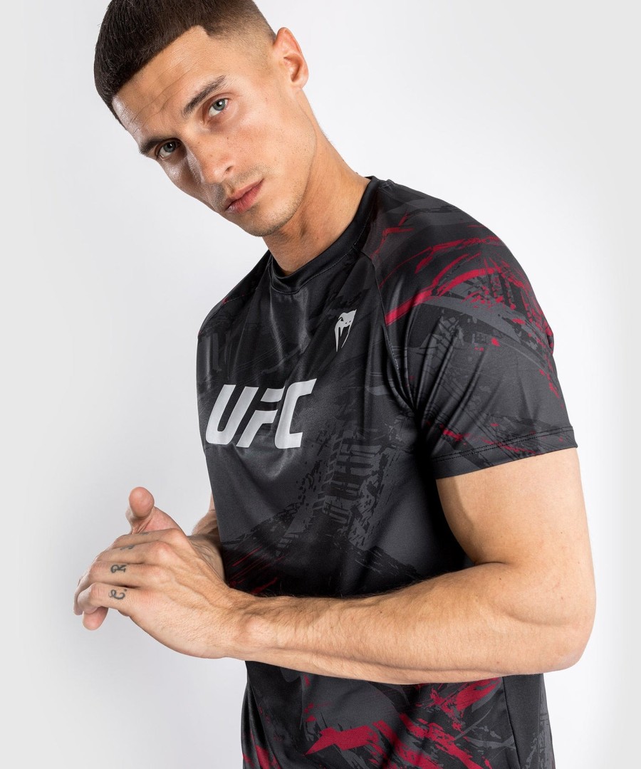 ufc venum authentic fight week 2.0 herren dry tech t-shirt – schwarz