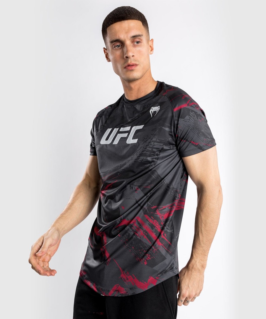 ufc venum authentic fight week 2.0 herren dry tech t-shirt – schwarz