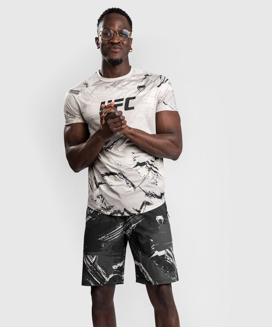 ufc venum authentic fight week 2.0 herren dry tech t-shirt – sand