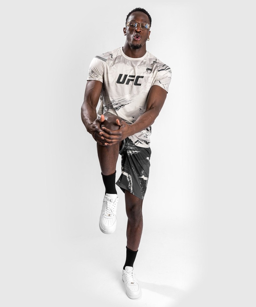 ufc venum authentic fight week 2.0 herren dry tech t-shirt – sand