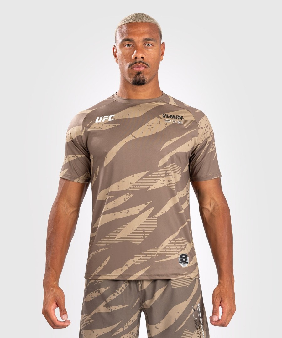 ufc adrenaline by venum herren-t-shirt für die kampfwoche – dry-tech-technologie – wüstentarnmuster