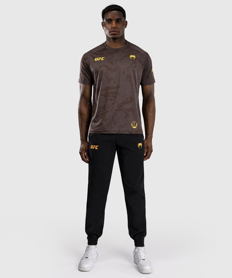 ufc fusion by venum fight week herren dry-tech t-shirt – erdbraun