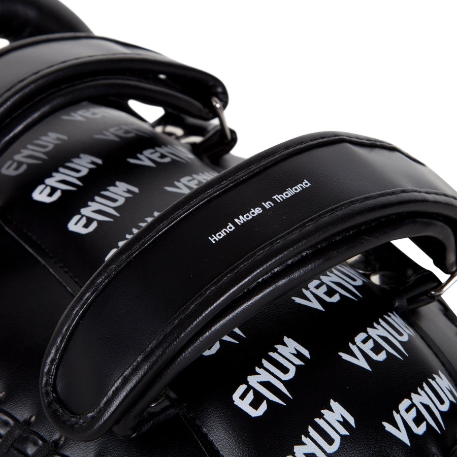 venum light kick pads - skintex leder - schwarzeis paar