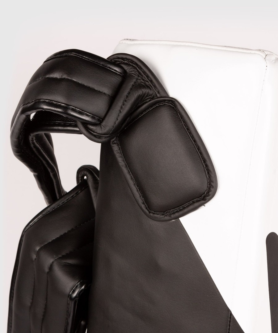 venum satchel kick shield - schwarzweiß