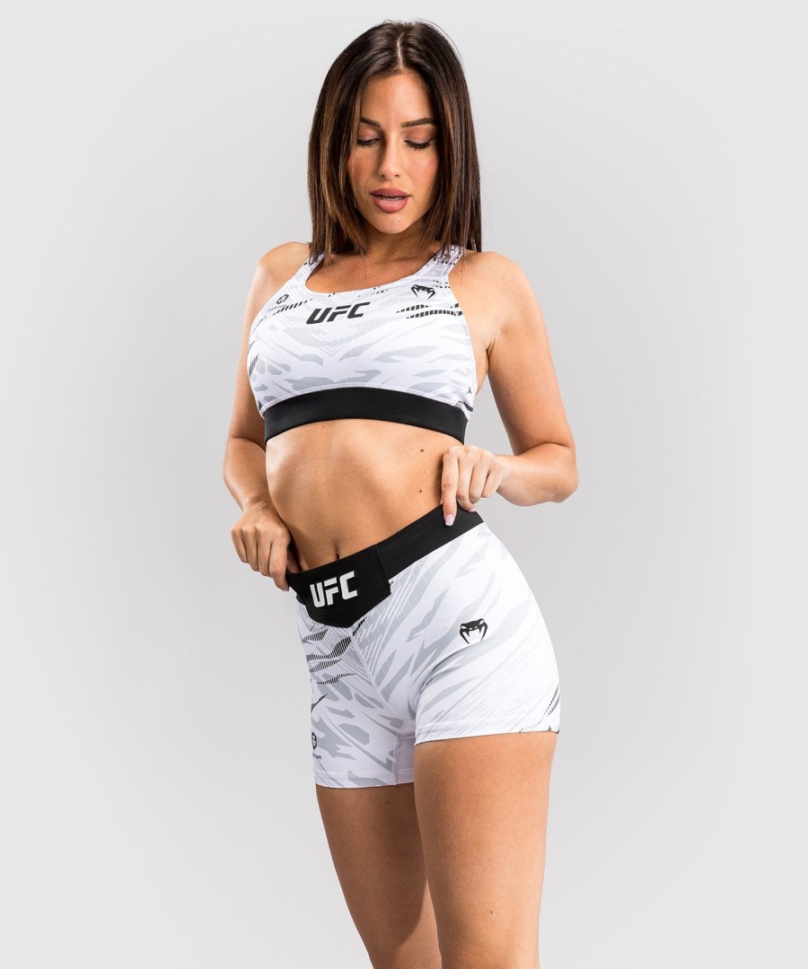 ufc fusion by venum authentic fight night damen vale tudo short – kurze passform – weiß