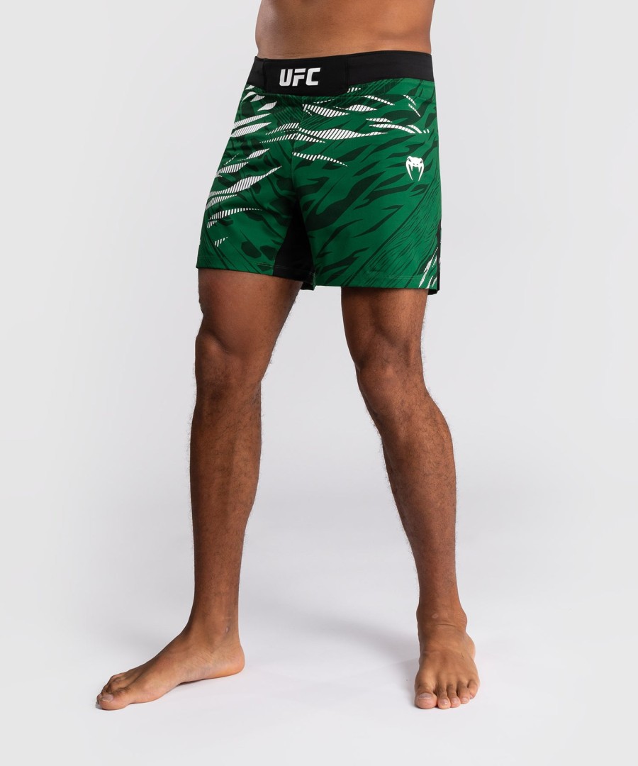 ufc fusion by venum authentic fight night herren-kampfshorts – kurze passform – grün